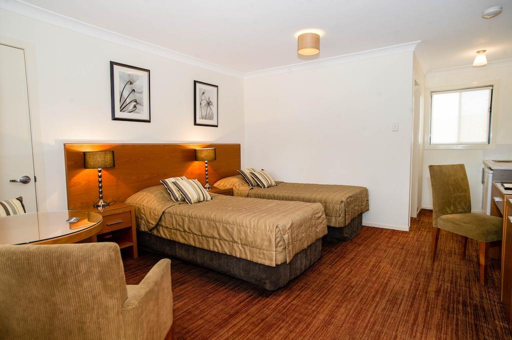 The Grapevine Motel Denman Room photo